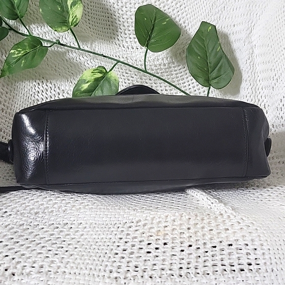 Kenneth Cole Black Genuine Leather Over the Shoulder Bag Purse - Picture 6 of 12